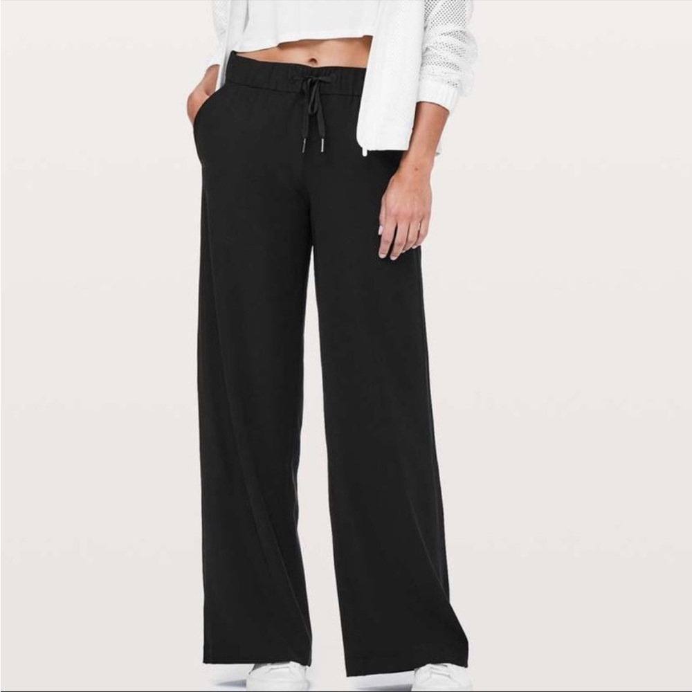 Lululemon wide leg on the fly pant